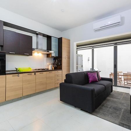 Centre Paceville Apt With Terrace, Bbq & Wifi By 360 Estates Saint Julian's ภายนอก รูปภาพ