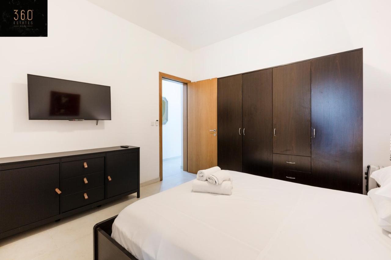 Centre Paceville Apt With Terrace, Bbq & Wifi By 360 Estates Saint Julian's ภายนอก รูปภาพ