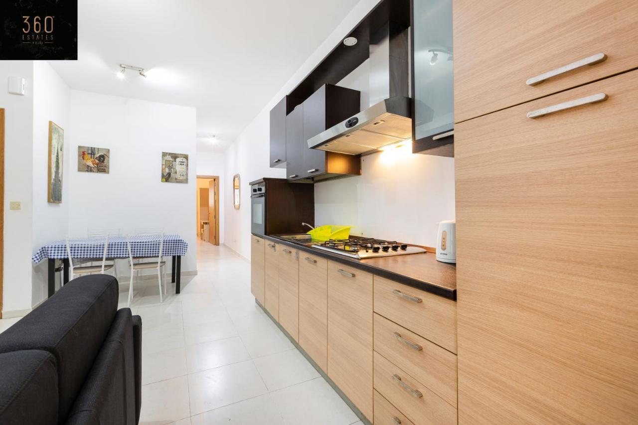 Centre Paceville Apt With Terrace, Bbq & Wifi By 360 Estates Saint Julian's ภายนอก รูปภาพ