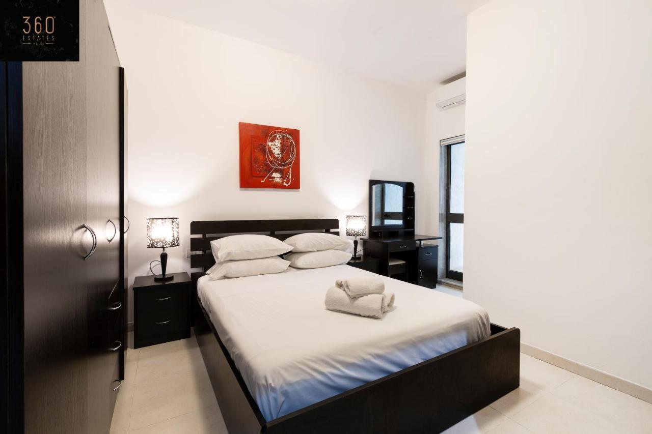Centre Paceville Apt With Terrace, Bbq & Wifi By 360 Estates Saint Julian's ภายนอก รูปภาพ
