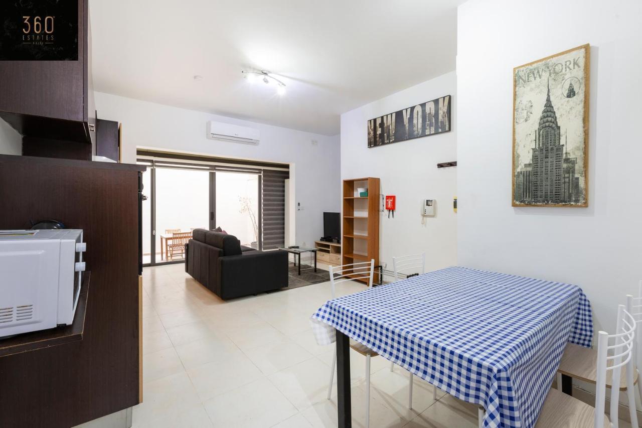 Centre Paceville Apt With Terrace, Bbq & Wifi By 360 Estates Saint Julian's ภายนอก รูปภาพ