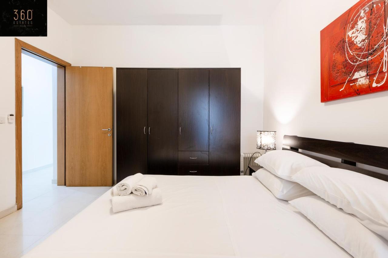 Centre Paceville Apt With Terrace, Bbq & Wifi By 360 Estates Saint Julian's ภายนอก รูปภาพ
